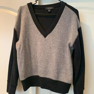 Karen Kane V-neck Sweater size M & 20% OFF if you buy 4 items I sell !